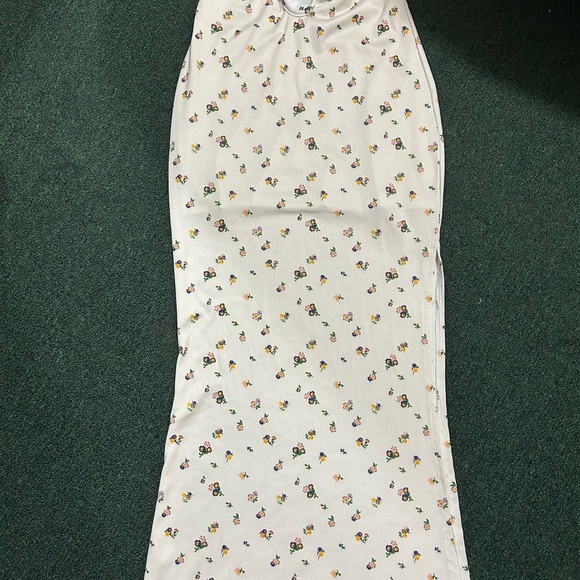 White floral maxi skirt with slit -Princess Polly - Picture 2 of 5